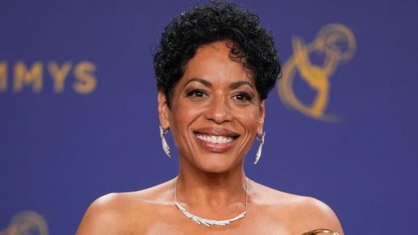 Liza co<em></em>lon-Zayas poses in the press room with the award for outstanding supporting actress in a comedy series for &#34;The Bear&#34; during the 76th Primetime Emmy Awards on Sunday, Sept. 15, 2024, at the Peacock Theater in Los Angeles. (AP Photo/Jae C. Hong)